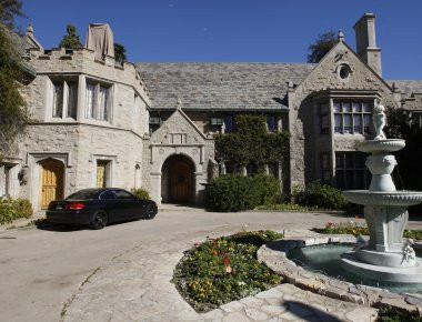 Playboy Mansion: Τα μυστικά τούνελ της έπαυλης και οι celebrities που είχαν πιθανή πρόσβαση